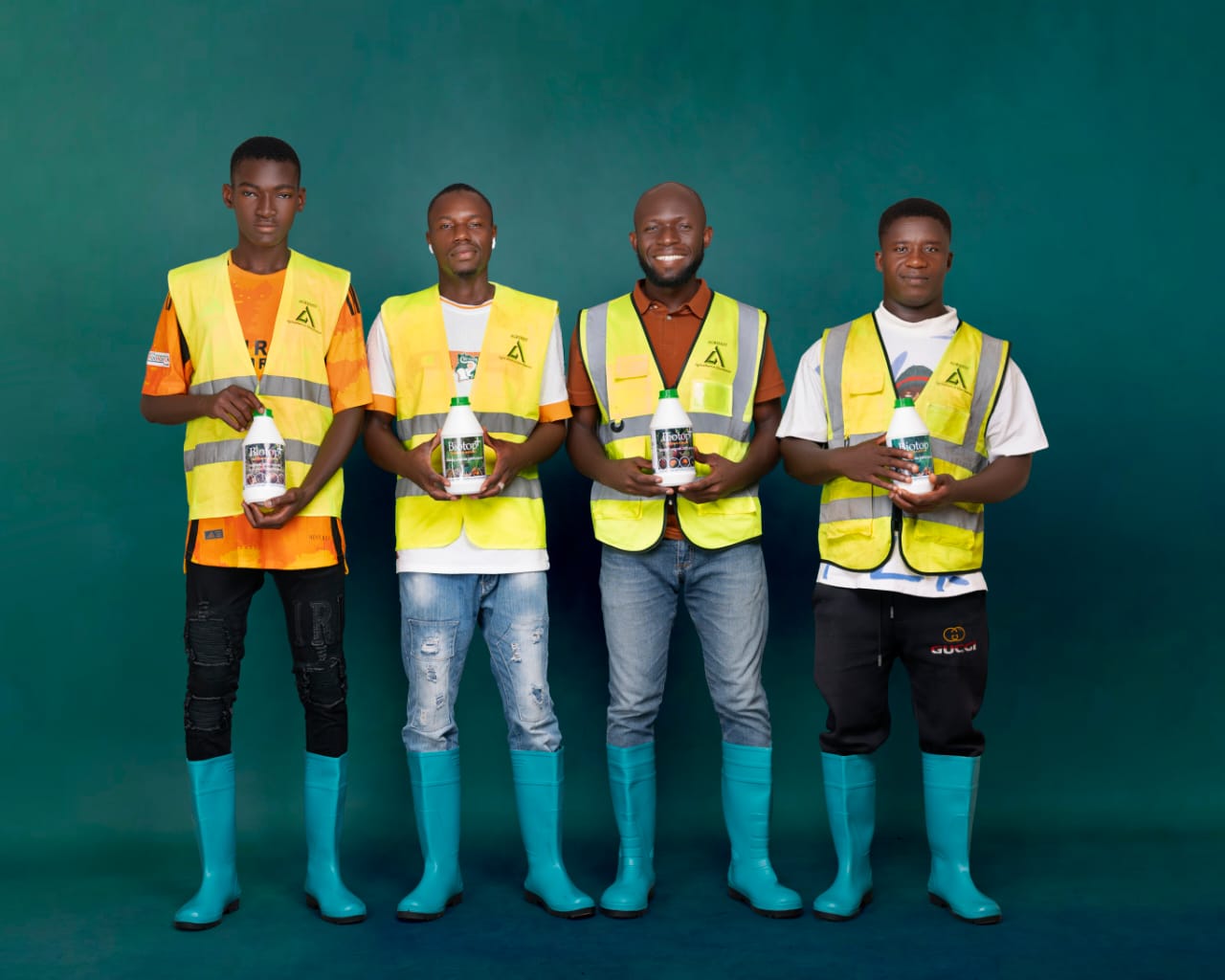 Marché agricole local avec des vendeurs et des produits frais